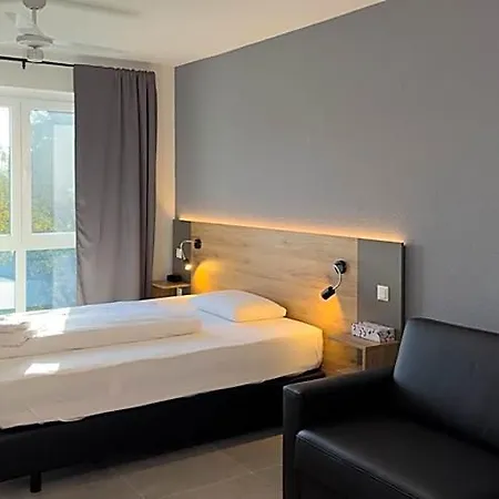 Ξενοδοχείο Good Night 4*